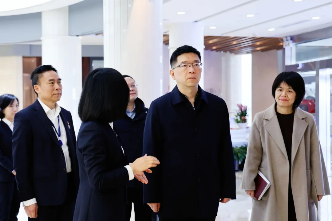 市司法局赴上海市东方公证处调研