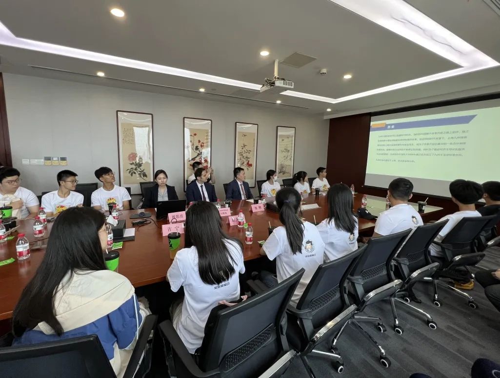 “遵法 崇法——长宁区学生法治体验日活动”复旦中学师生代表来打卡啦！4.jpg
