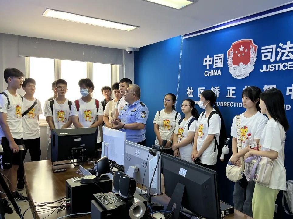 “遵法 崇法——长宁区学生法治体验日活动”复旦中学师生代表来打卡啦！2.jpg